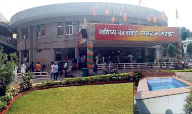 जिलो में 'पावर सेंटर' बनेगे भाजपा कार्यालय, विधायक, मंत्री एव सांसदों को कार्यकर्त्ता-जनता के लिए अनिवार्य रूप से उपस्थित होना होगा।