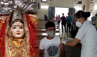 छिंदवाड़ा श्री बड़ी माता मंदिर ट्रस्ट के सेवादार लोगो को वेक्सिनेशन के लिए लगातार जागरूक कर रहे है 