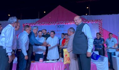 कीर्तिश केयर फाउंडेशन  द्वारा आयोजित कार्यक्रम में पहुंचे  पूर्व मुख़्यमंत्री एवं शहर के प्रतिष्ठित समाज सेवी