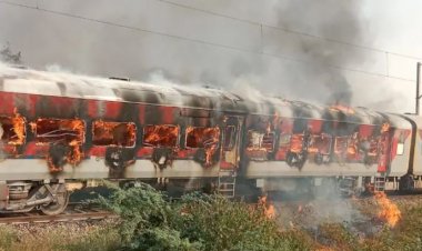 आगरा-धौलपुर के बीच पातालकोट एक्सप्रेस में लगी आग, किसी को कोई चोट नहीं आई,  बड़ा हादसा टला