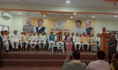 प्रदेश प्रभारी पूर्व मंत्री महेंद्र सिंह, क्लस्टर प्रभारी कैलाश विजयवर्गीय ने की चुनाव प्रबंधन समिति की समीक्षा