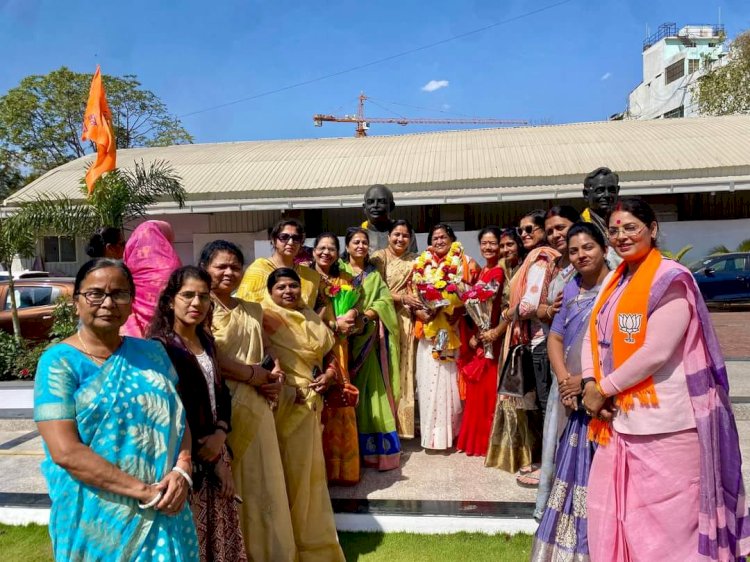 नवनिर्वाचित राज्यसभा सदस्यों से मिलीं गरिमा प्रतीक दामोदर, निर्विरोध चुने गए माया नरोलिया एवं बंशीलाल गुर्जर को दी बधाई